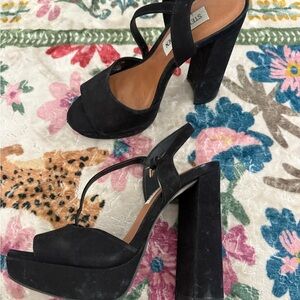 Steve Madden | LIANDRA BLACK SUEDE heels size 5